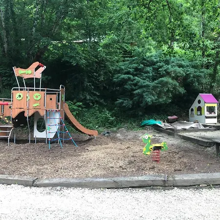 Moulin De Chaules Camping