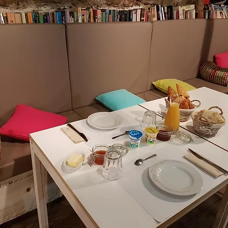 Moulin De Chaules Camping