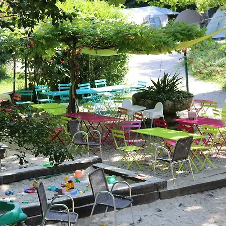 Moulin De Chaules Camping