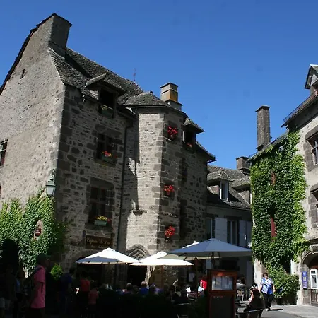 Moulin De Chaules Camping